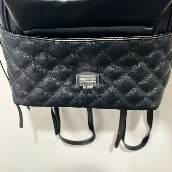 Boyatu Quilted Black Leather Mini Backpack - chain straps - Picture 5 of 12